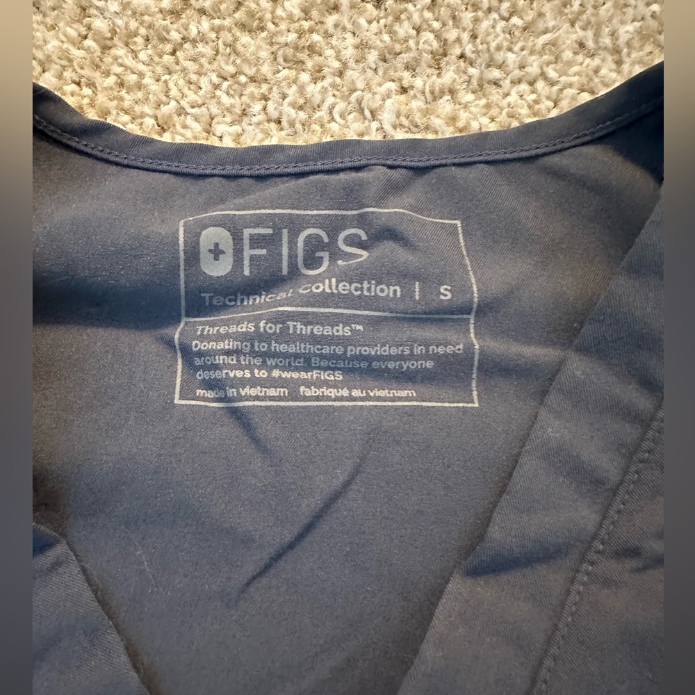 Catarina Fig Scrub Top - Picture 4 of 6